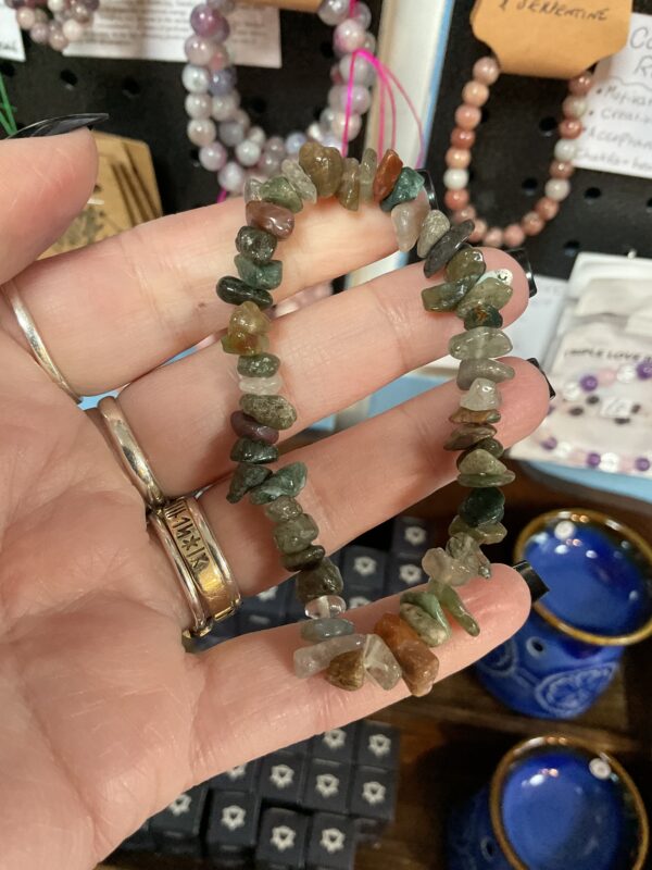 Moss Agate Chip Stone Bracelet - Image 3