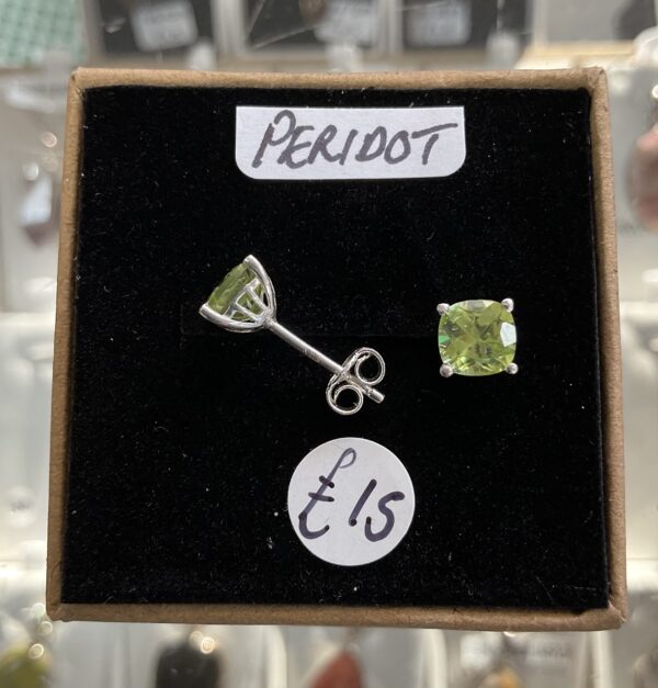 Faceted Square Stud Earrings - Image 5