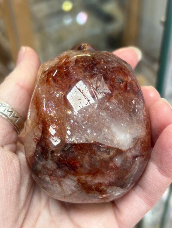 Fire Quartz Skull Carving - Image 5