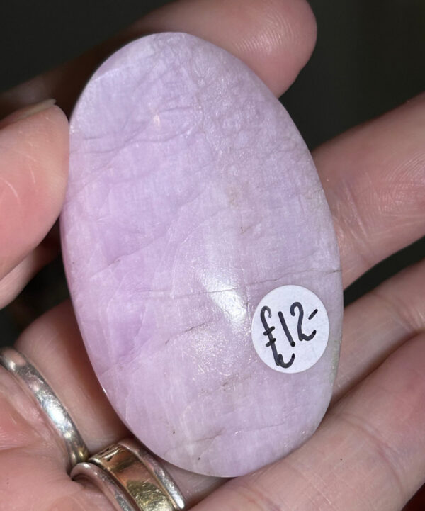 Kunzite Palm Stone - Image 3