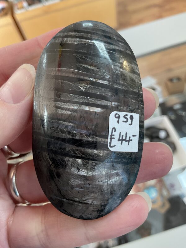 Hypersthene Palm Stone - Image 3