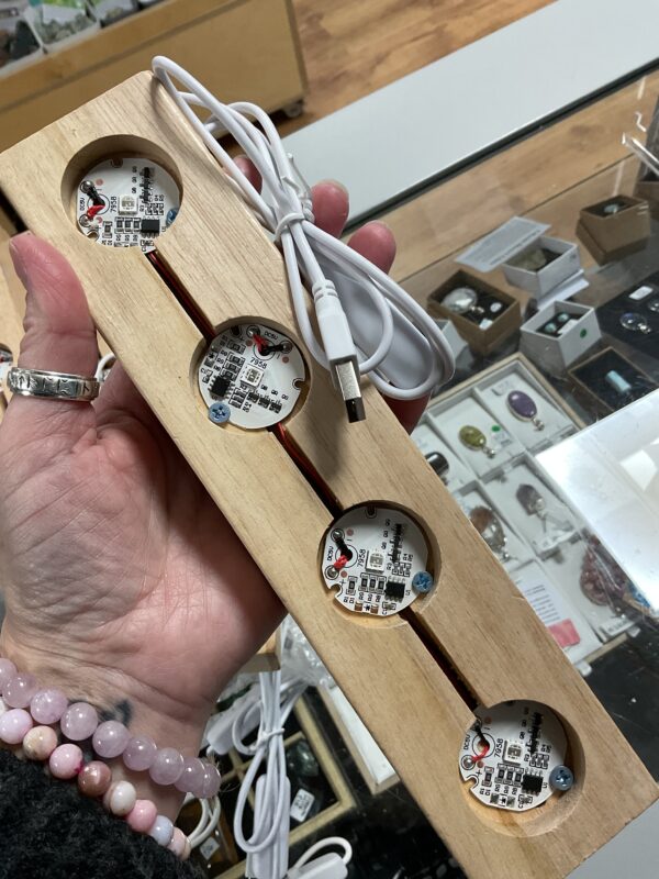 4 Sphere USB Colour Change Light Stand - Image 2