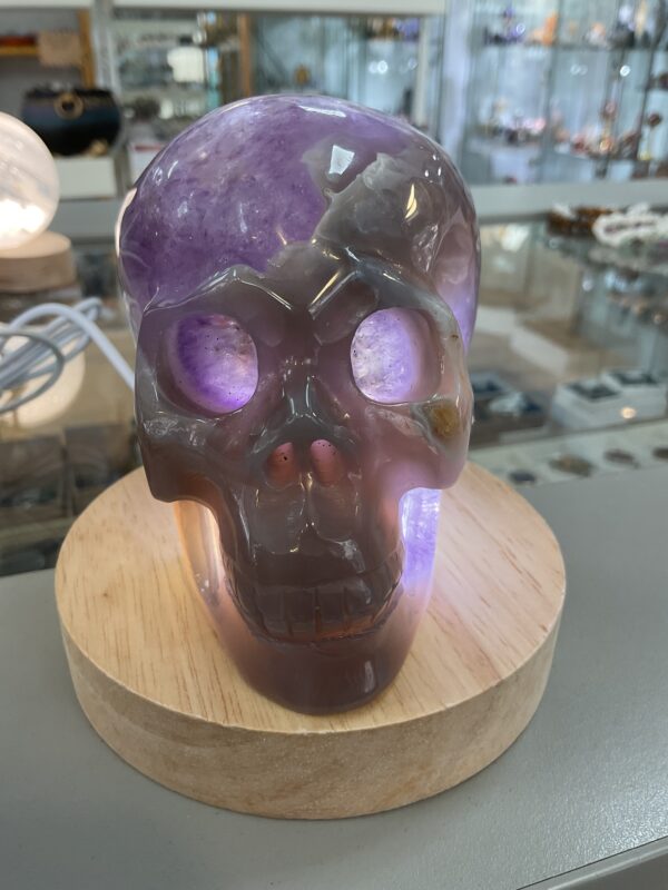 Amethyst and Agate Skull Carving - Image 9
