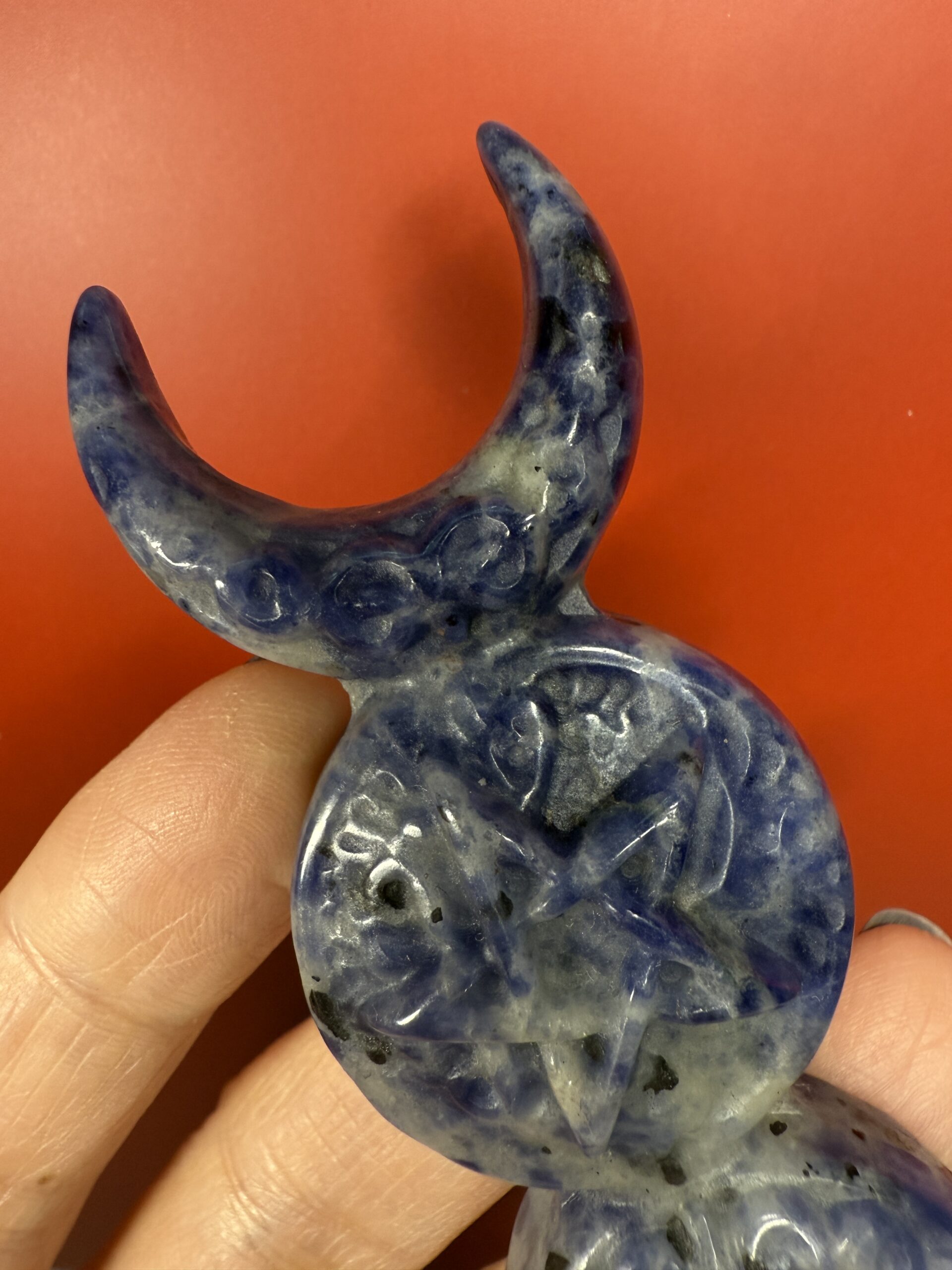Sodalite Triple Moon Carving - Image 4