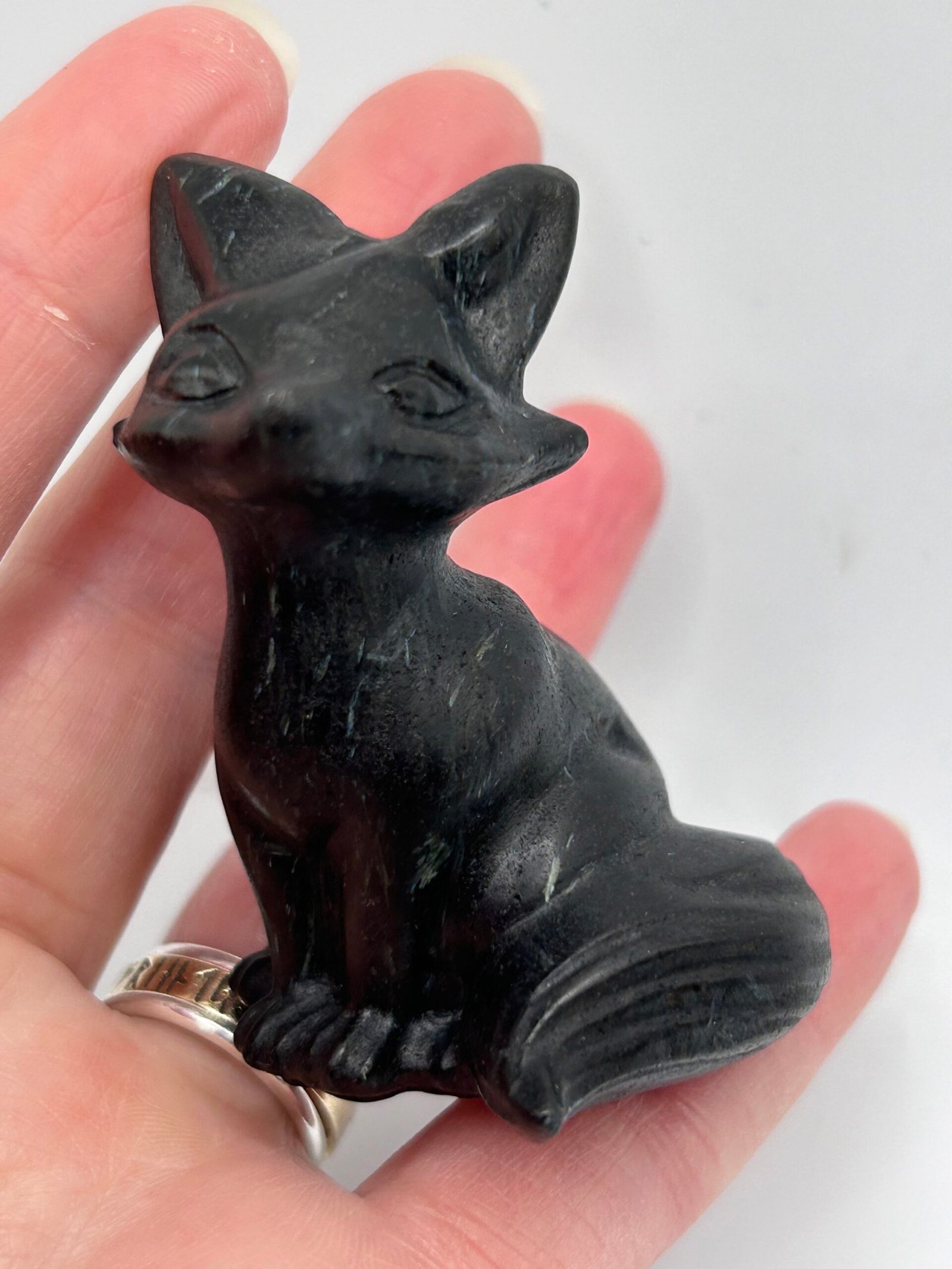 Arfvedsonite Fox Carving