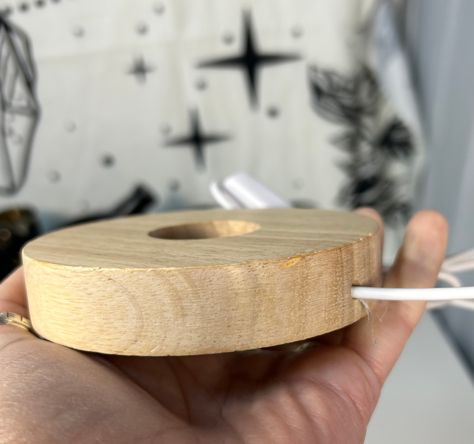 Wide Base USB Light Sphere Stand - Image 4