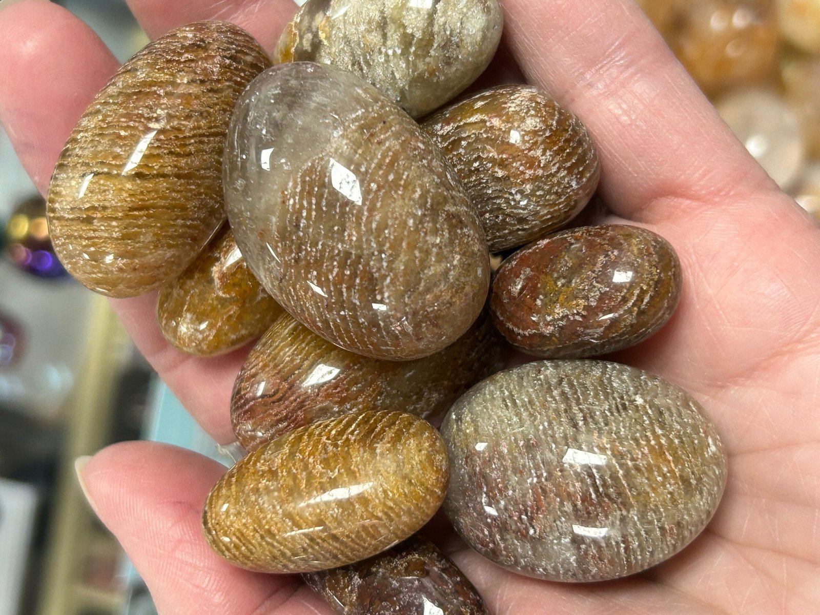 Thousand Layer Garden Quartz Tumble Stone