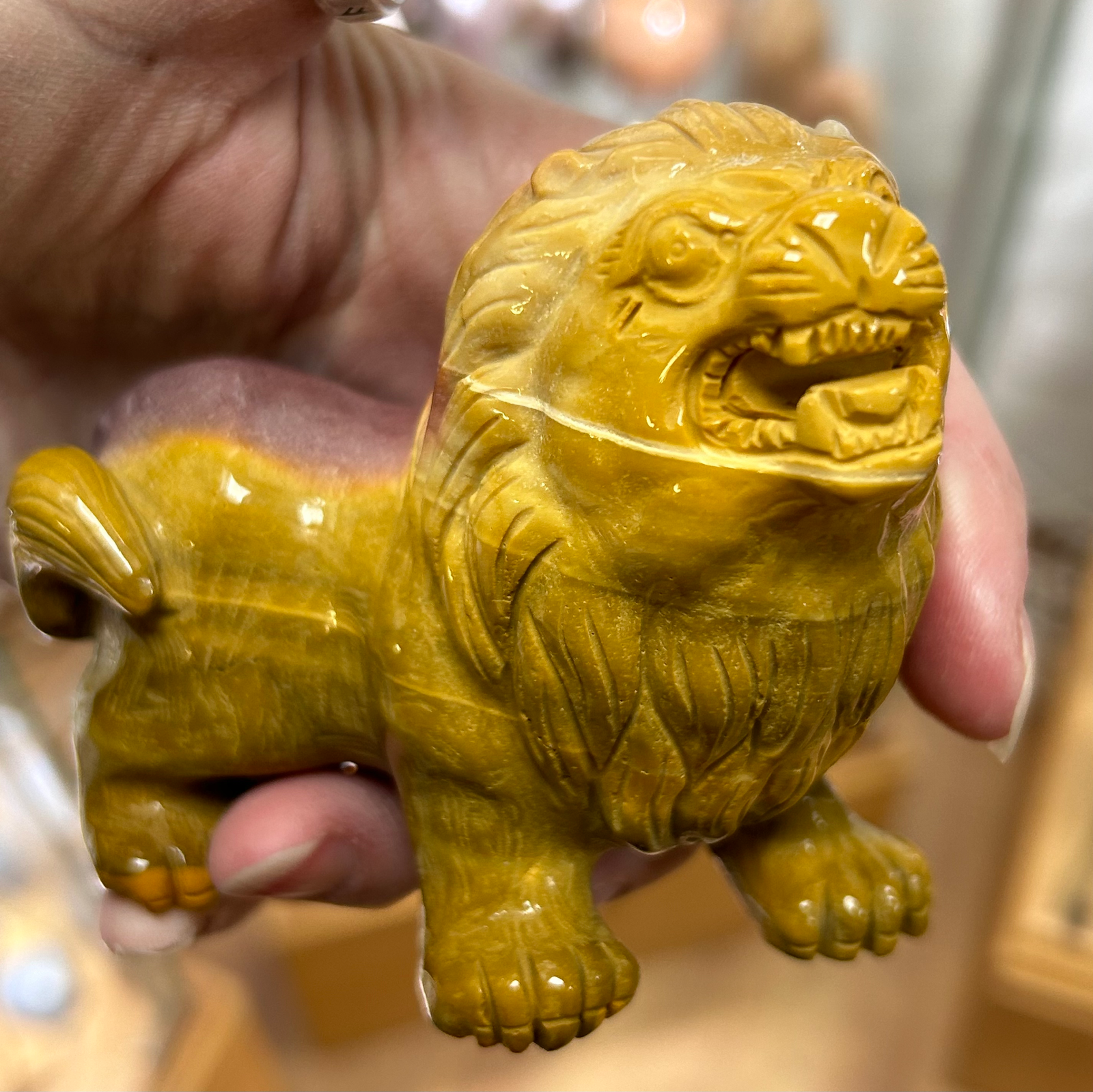 Mookaite Jasper Lion Carving - Image 2