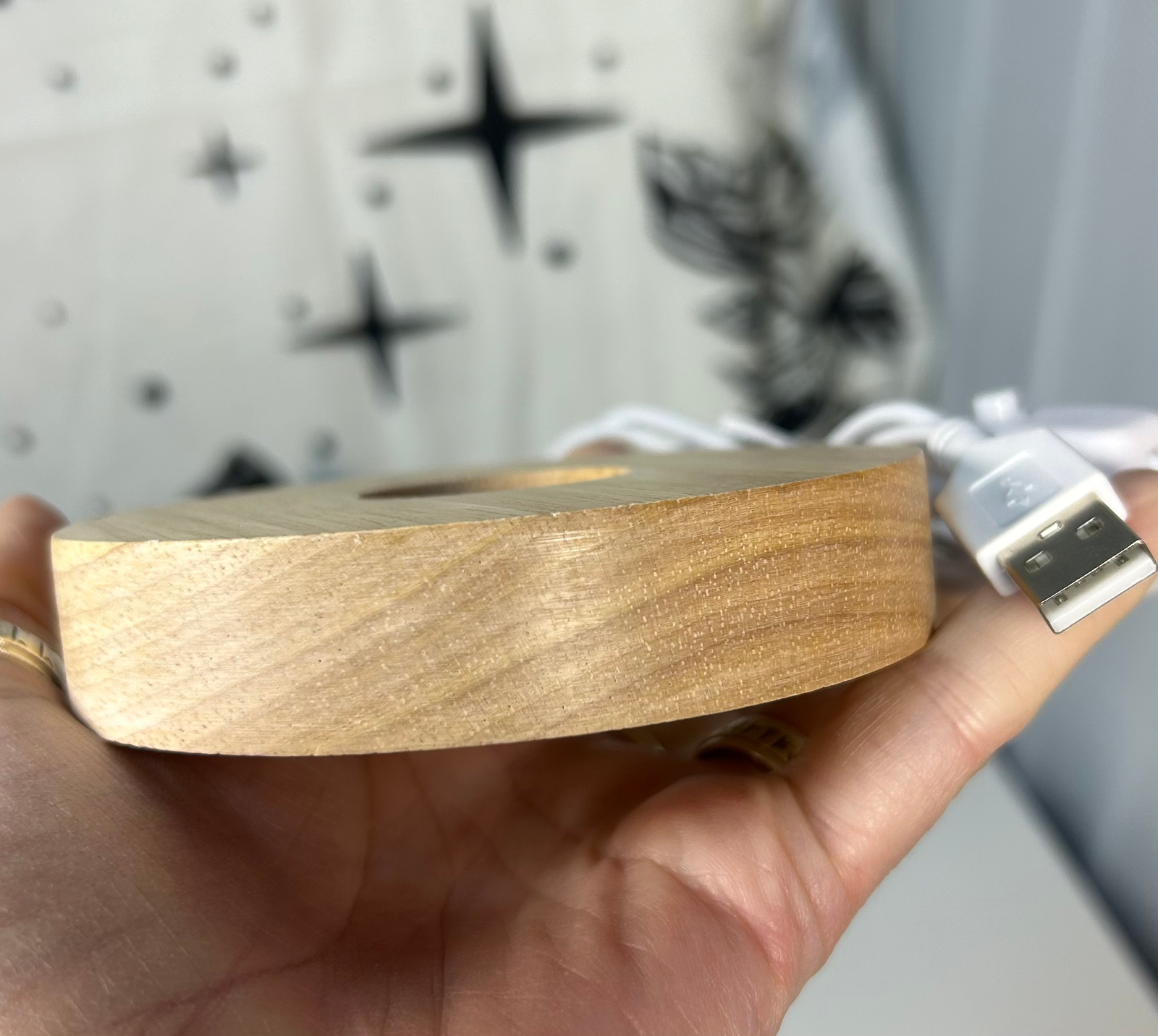 Wide Base USB Light Sphere Stand - Image 2