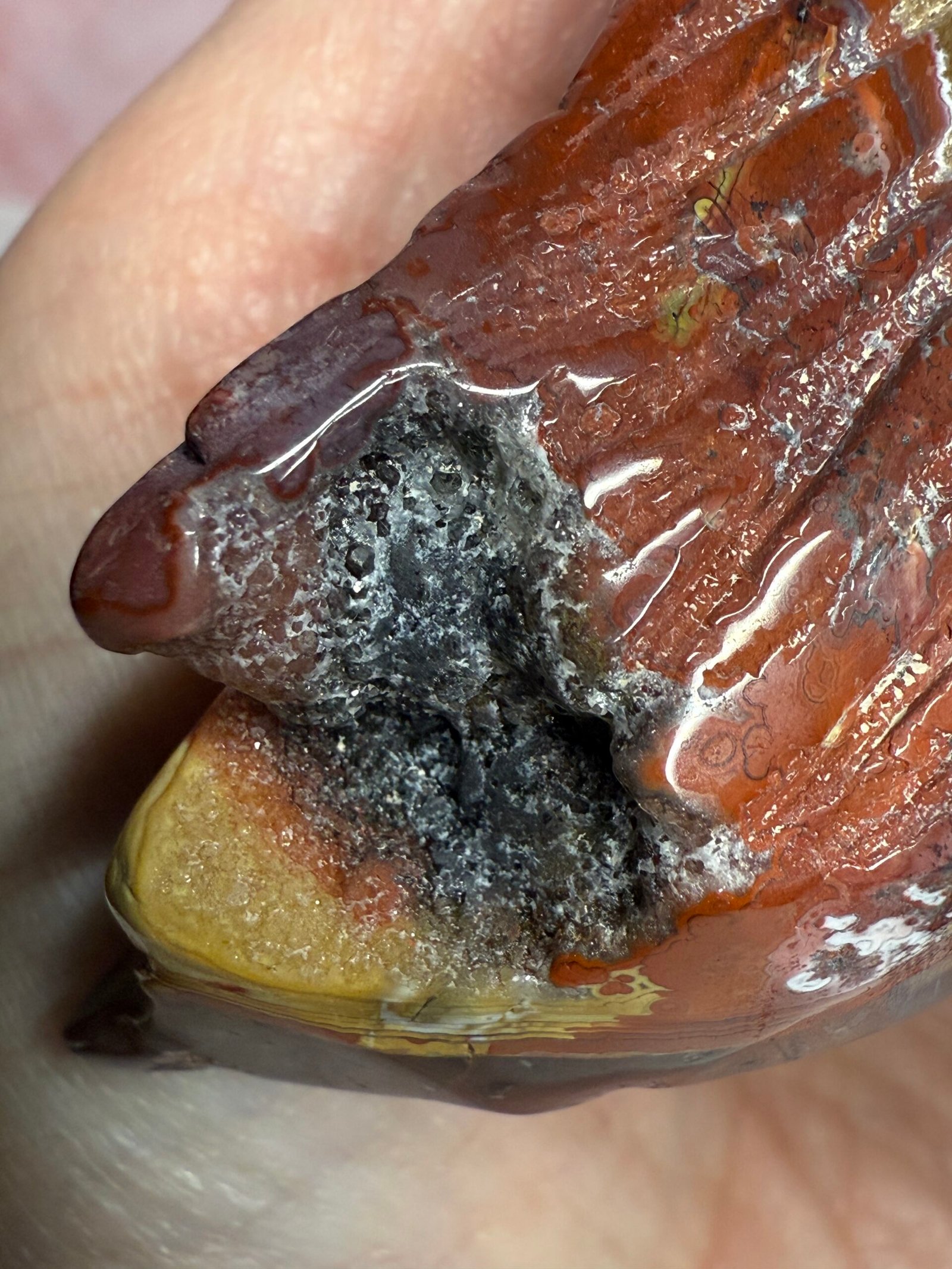 Crazy Lace Agate Bird Carving - Image 8