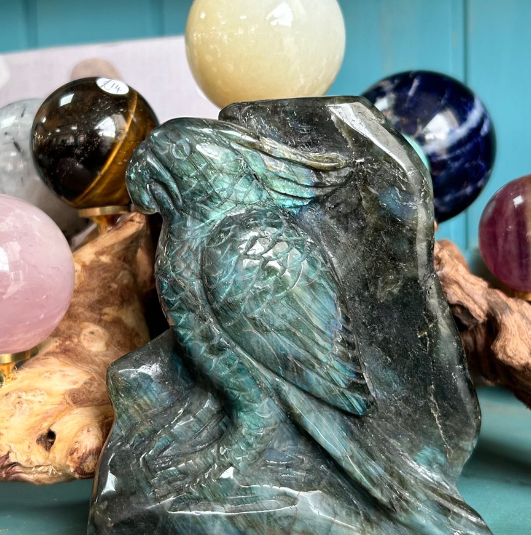 Labradorite Bird Carving - Image 3