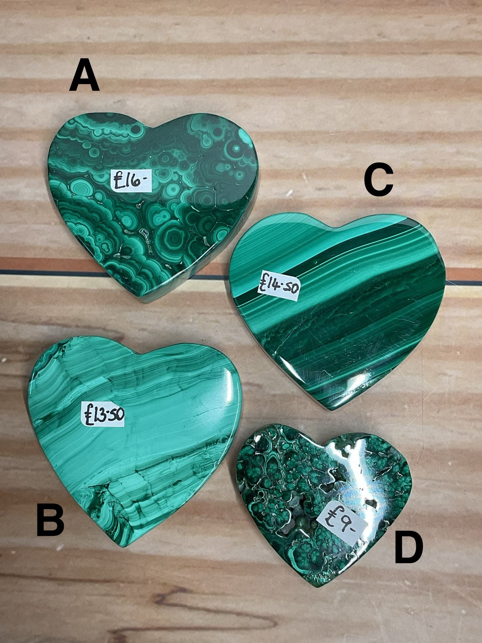 Malachite Heart Carving - Image 3