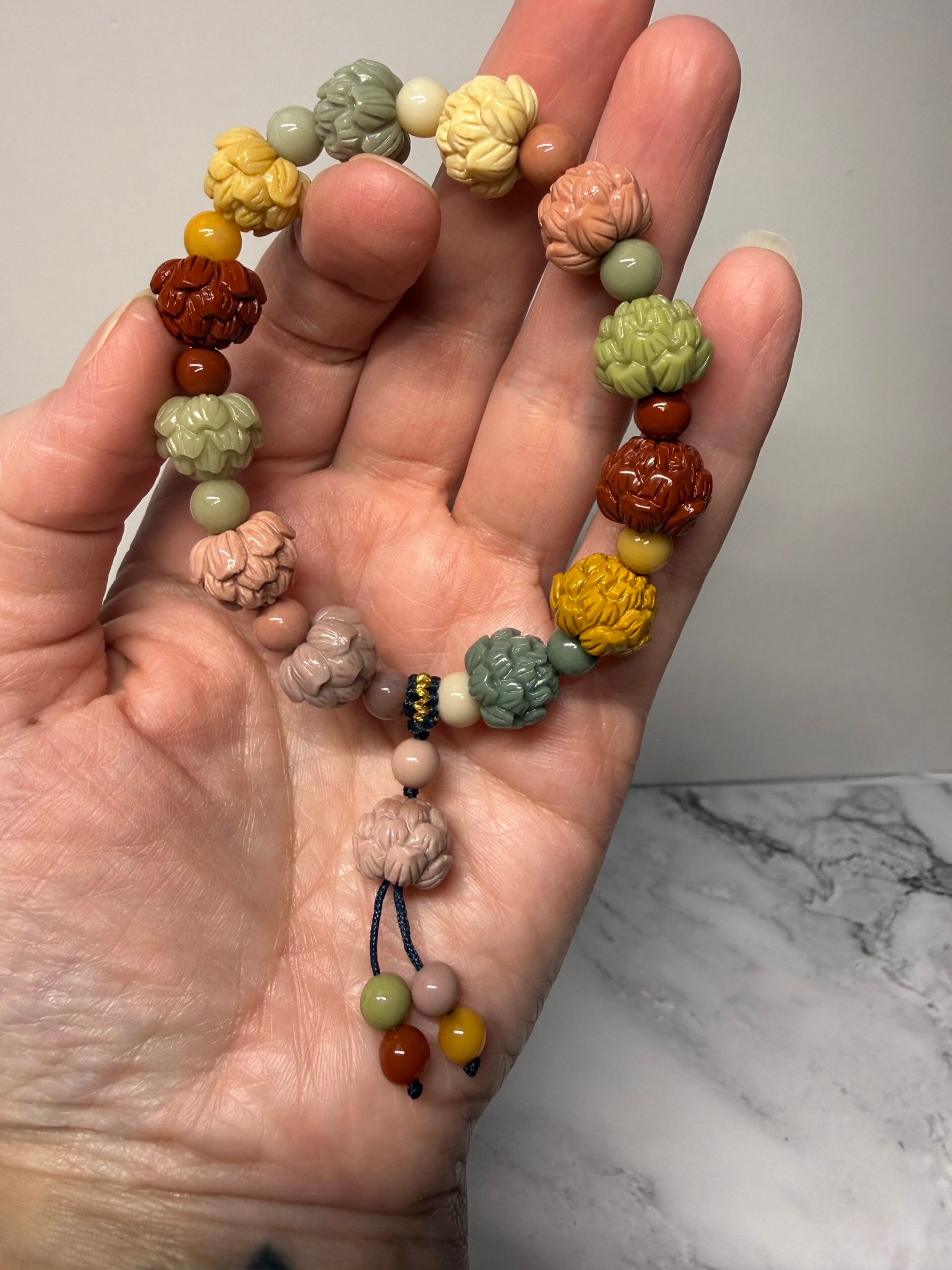 Alashan Agate Lotus Flower Bracelet