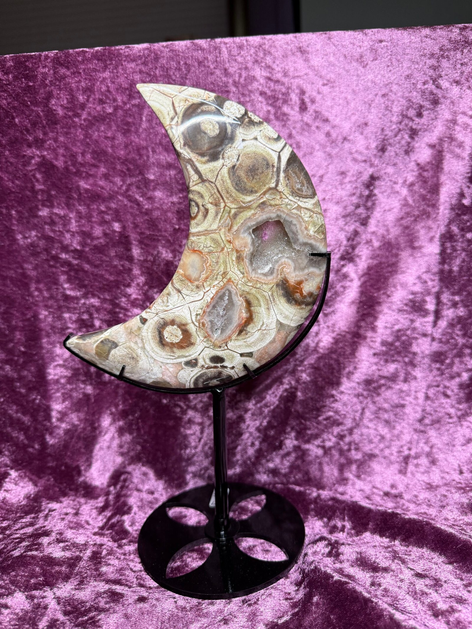 Money Agate Moon on Stand - Image 5
