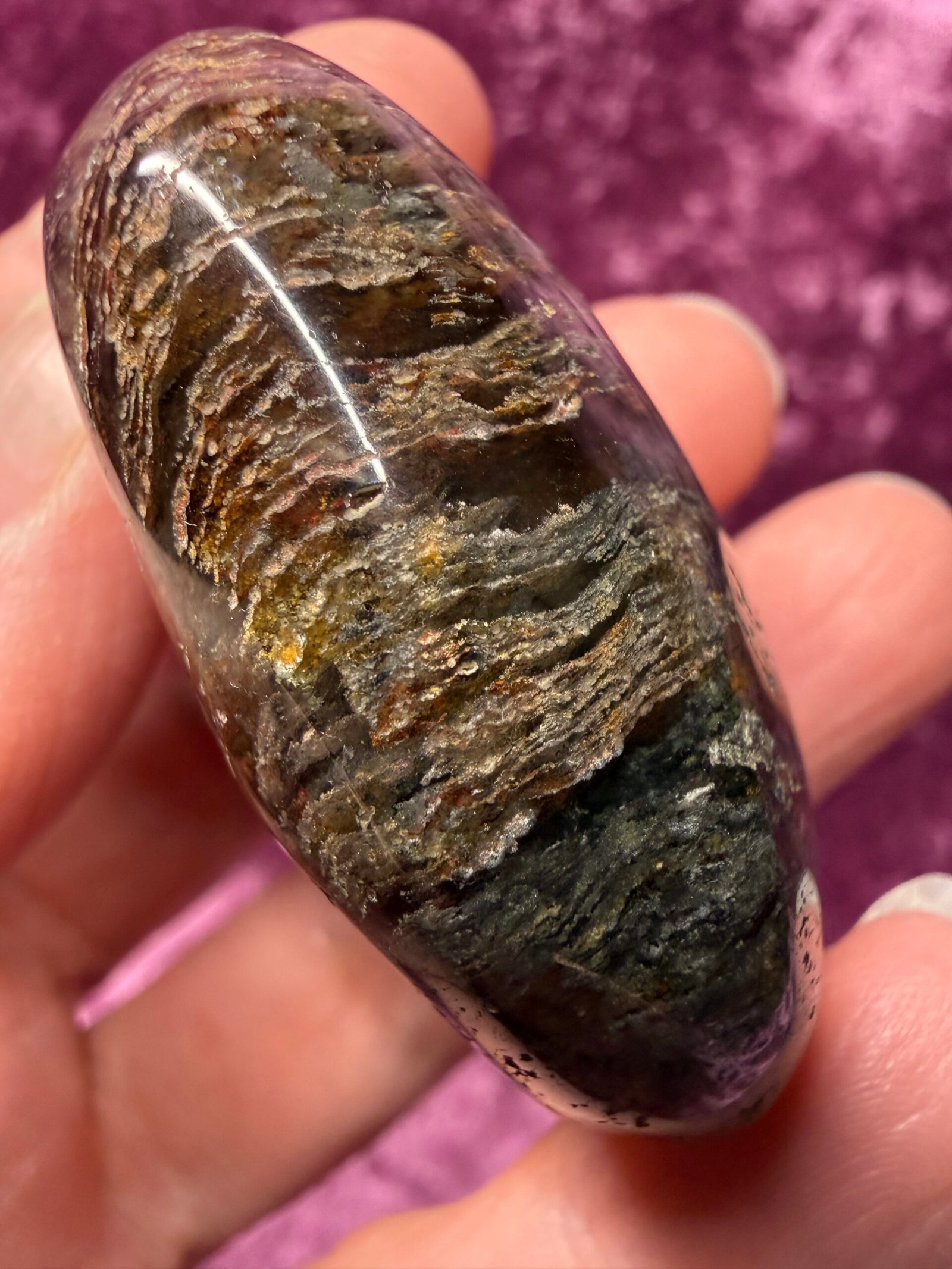 Garden Quartz (Lodolite) Palm Stone - Image 4