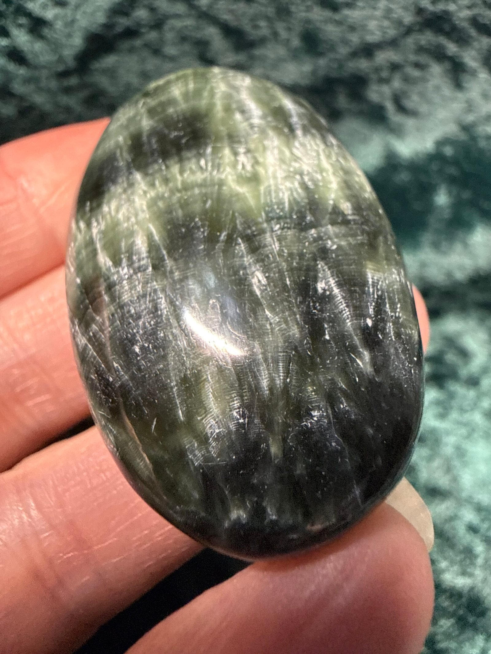 Seraphinite Palm Stone - Image 3