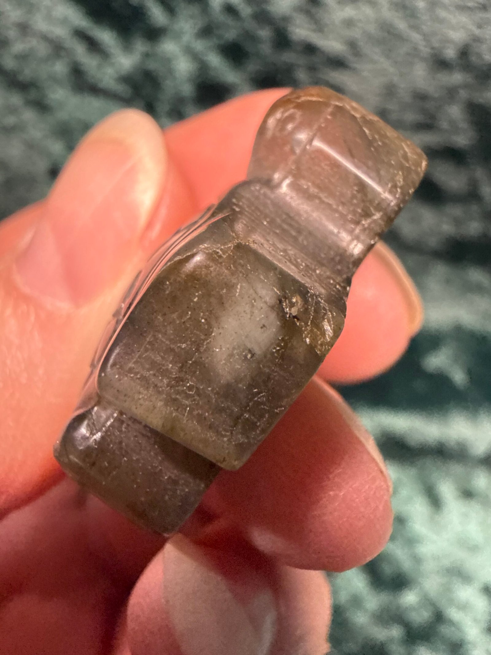 Labradorite Turtle Carving - Image 10