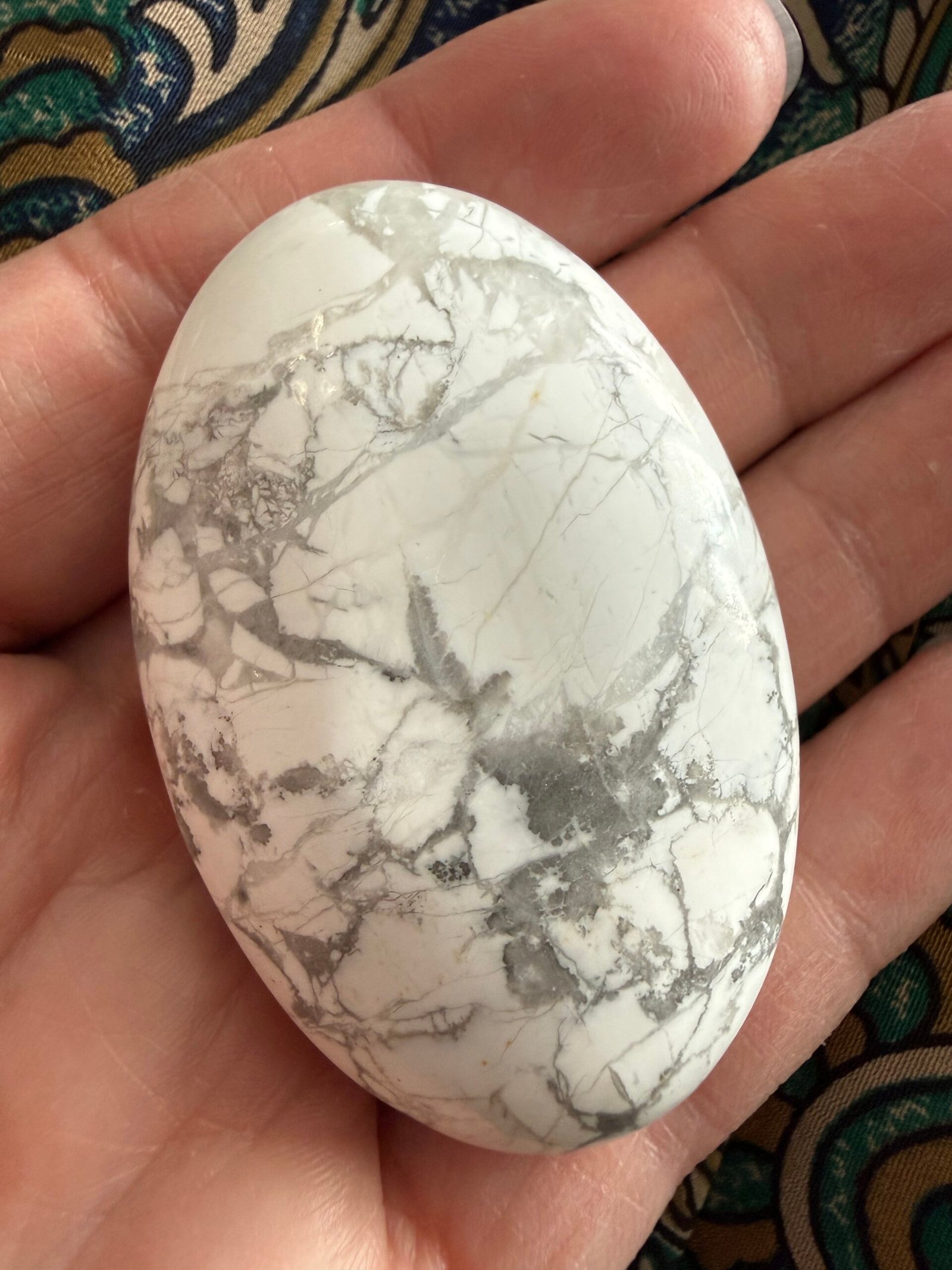 Howlite Palm Stone